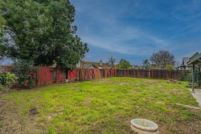 104 Wildflower Dr, Galt, CA 95632