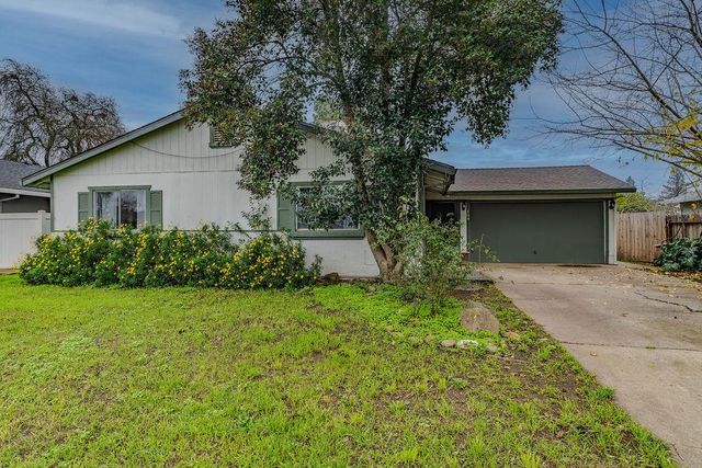 104 Wildflower Dr, Galt, CA 95632