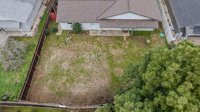 104 Wildflower Dr, Galt, CA 95632