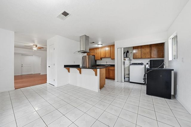 104 Wildflower Dr, Galt, CA 95632