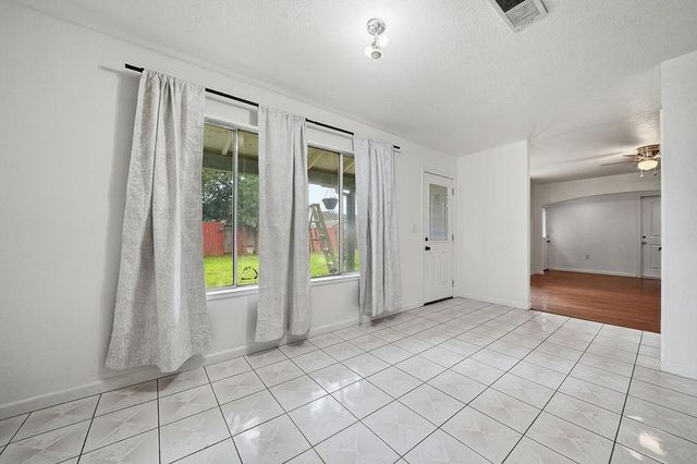 104 Wildflower Dr, Galt, CA 95632