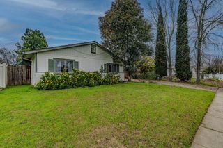 104 Wildflower Dr, Galt, CA 95632