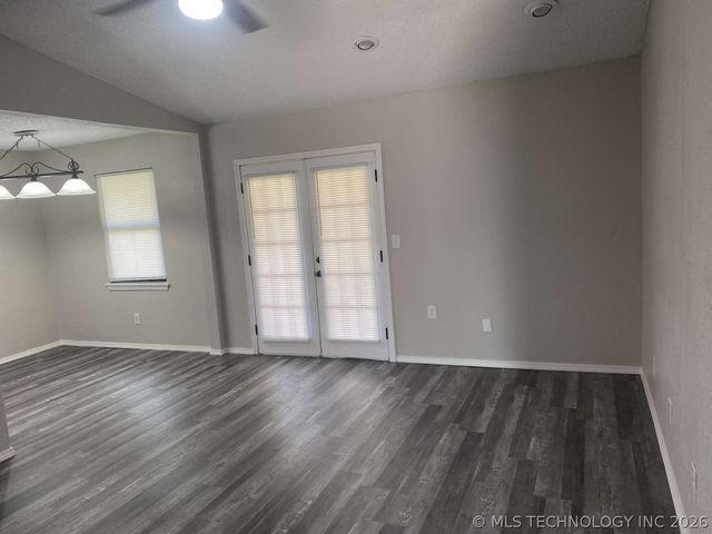 28593 E 139th Street S, Coweta, OK 74429