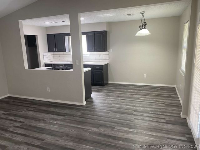 28593 E 139th Street S, Coweta, OK 74429