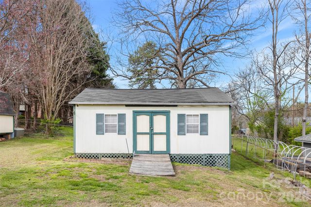 2432 Lynn Drive, Gastonia, NC 28054