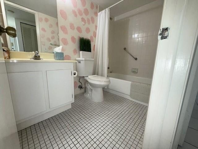 10304 Sunrise Lakes Boulevard 202, Sunrise, FL 33322