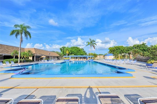 10304 Sunrise Lakes Boulevard 202, Sunrise, FL 33322