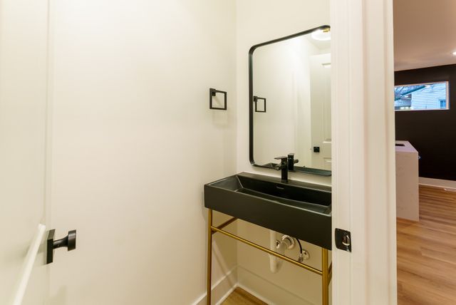 809 Swinging Bridge Rd, Old Hickory, TN 37138