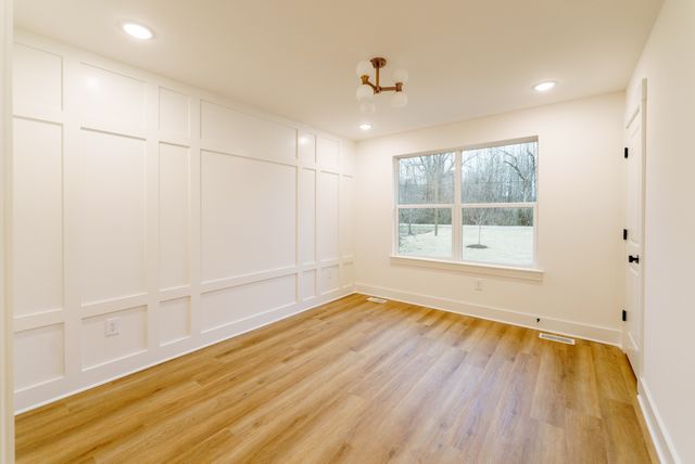 809 Swinging Bridge Rd, Old Hickory, TN 37138