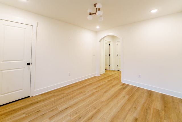 809 Swinging Bridge Rd, Old Hickory, TN 37138