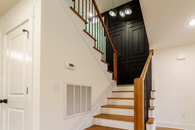 809 Swinging Bridge Rd, Old Hickory, TN 37138