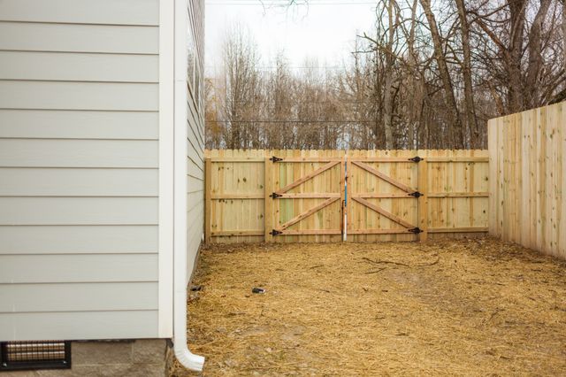 809 Swinging Bridge Rd, Old Hickory, TN 37138