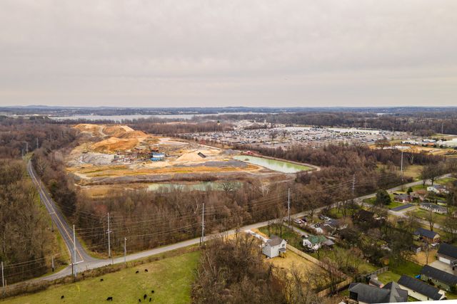 809 Swinging Bridge Rd, Old Hickory, TN 37138