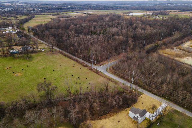 809 Swinging Bridge Rd, Old Hickory, TN 37138