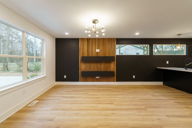 809 Swinging Bridge Rd, Old Hickory, TN 37138