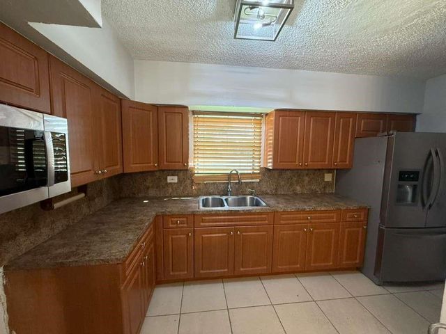 1345 NW 181st St, Miami, FL 33169