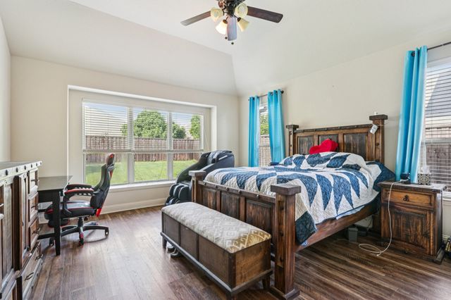 8308 Spitfire Trail, Aubrey, TX 76227