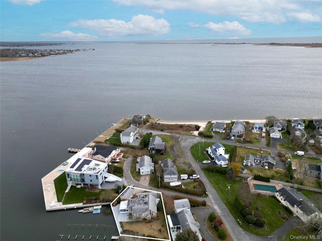 65 A Little Pine Lane, East Quogue, NY 11942