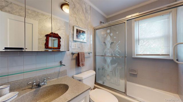 65 A Little Pine Lane, East Quogue, NY 11942