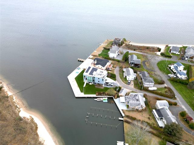 65 A Little Pine Lane, East Quogue, NY 11942