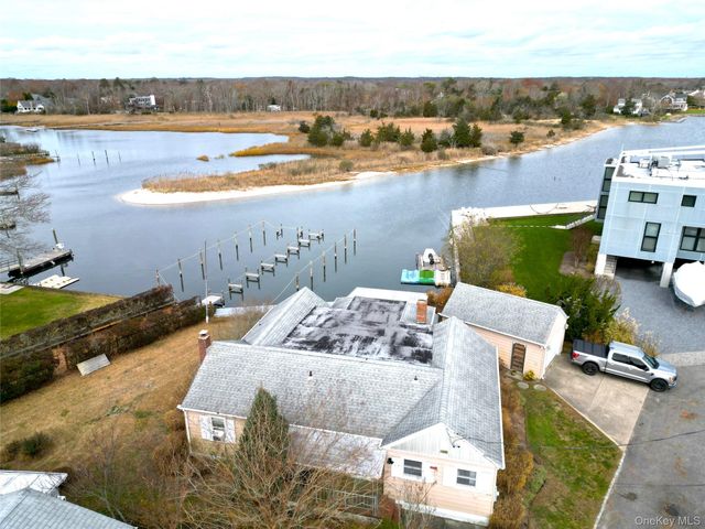 65 A Little Pine Lane, East Quogue, NY 11942