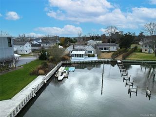 65 A Little Pine Lane, East Quogue, NY 11942