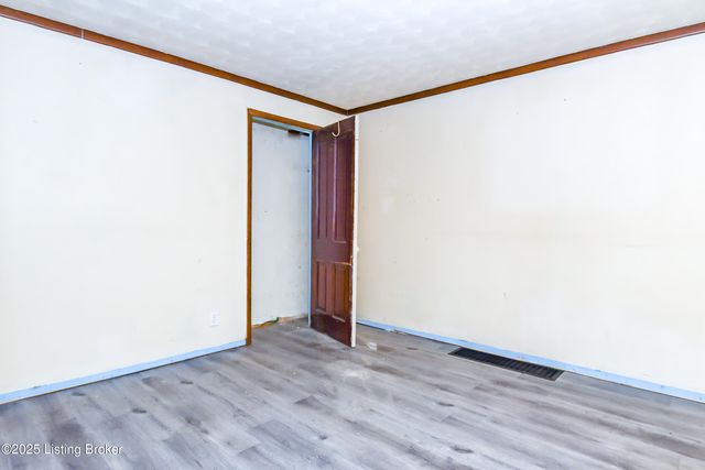 2913 Slevin St, Louisville, KY 40212