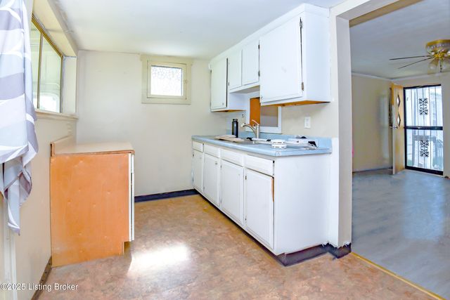 2913 Slevin St, Louisville, KY 40212