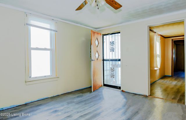 2913 Slevin St, Louisville, KY 40212