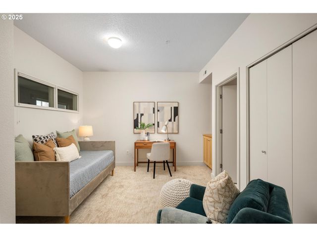 2327 Nw NORTHRUP St 12, Portland, OR 97210