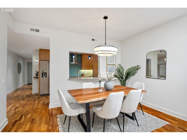 2327 Nw NORTHRUP St 12, Portland, OR 97210