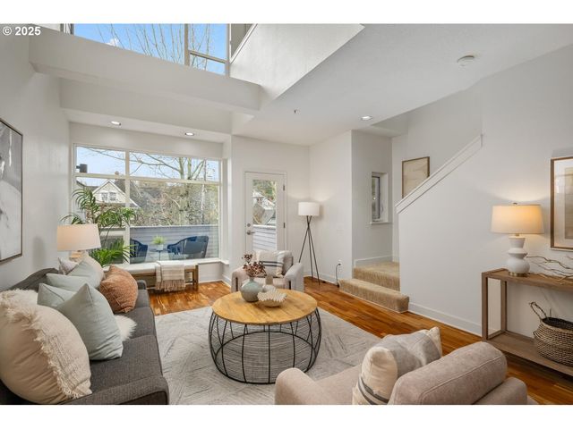 2327 Nw NORTHRUP St 12, Portland, OR 97210