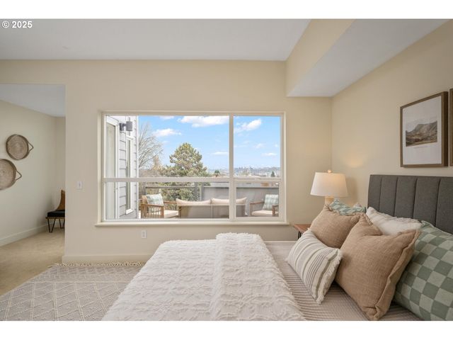 2327 Nw NORTHRUP St 12, Portland, OR 97210