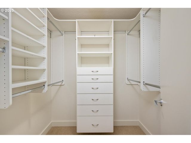 2327 Nw NORTHRUP St 12, Portland, OR 97210