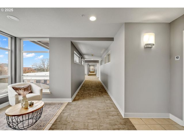 2327 Nw NORTHRUP St 12, Portland, OR 97210