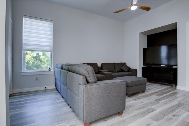 7314 Iwo Jima Road, Houston, TX 77033