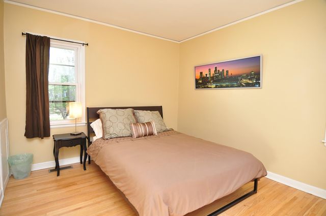 1015 26th Avenue SE B, Minneapolis, MN 55414