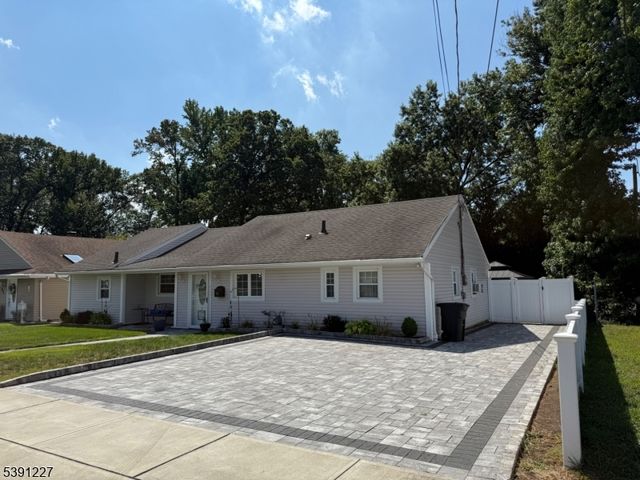 152 Howard Ave, Rochelle Park Twp., NJ 07662