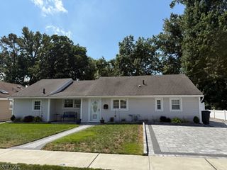 152 Howard Ave, Rochelle Park Twp., NJ 07662