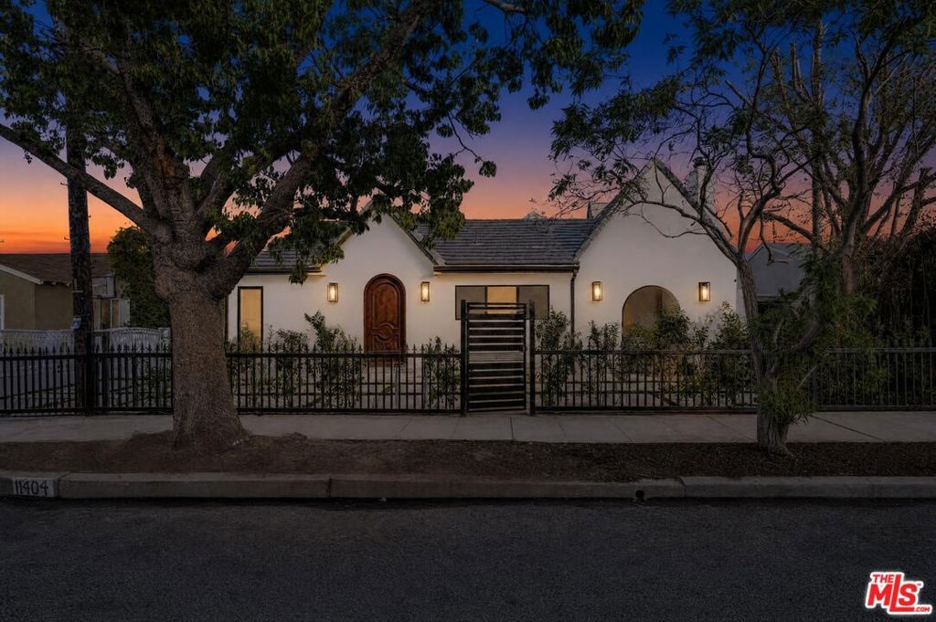 11404 Biona Drive, Los Angeles, CA 90066 — photo 2