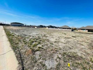 5139 N Lycee, Bel Aire, KS 67226