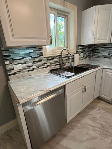 7438 S Champlain Avenue, Chicago, IL 60619