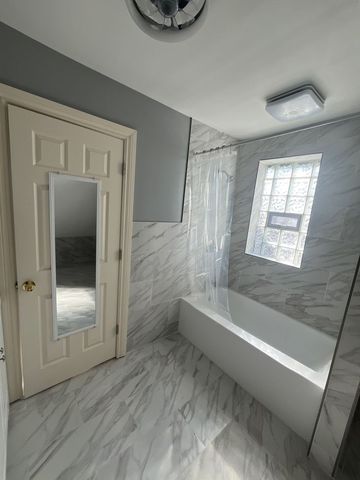 7438 S Champlain Avenue, Chicago, IL 60619