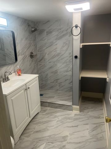 7438 S Champlain Avenue, Chicago, IL 60619