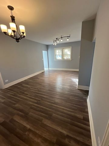 7438 S Champlain Avenue, Chicago, IL 60619