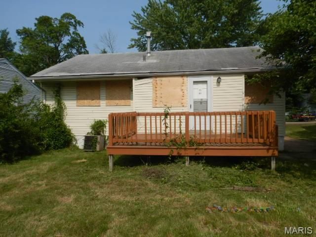 10331 Renfrew Drive, St Louis, MO 63137