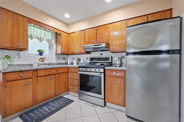 29 Brookridge Avenue, Eastchester, NY 10709