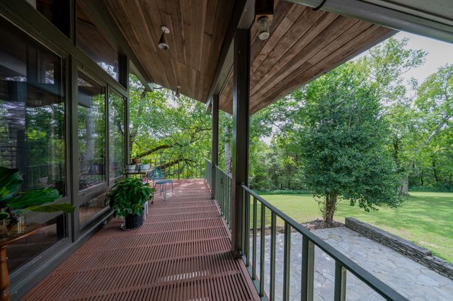 609 Cherokee Ave, Fayetteville, TN 37334