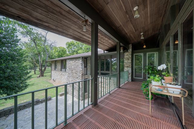 609 Cherokee Ave, Fayetteville, TN 37334