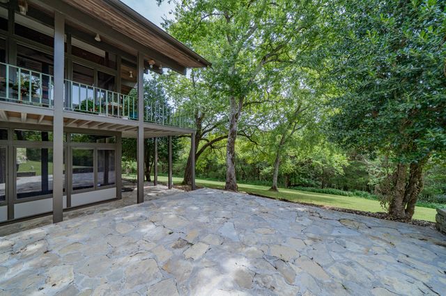 609 Cherokee Ave, Fayetteville, TN 37334